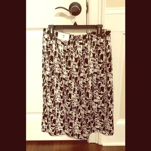 NWT GAP skirt.  Size M